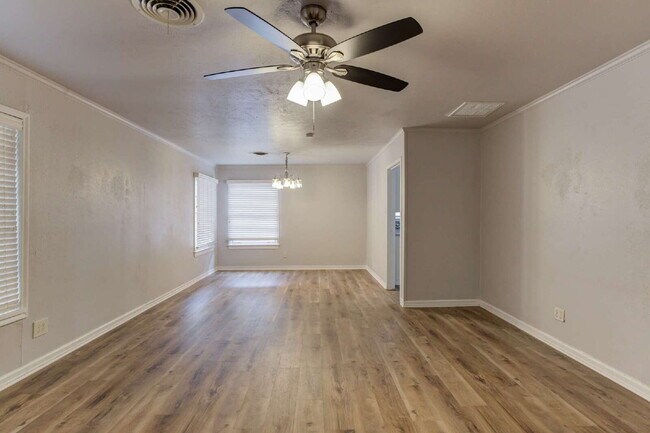MOVE IN SPECIAL: FIRST FULL MONTH FREE