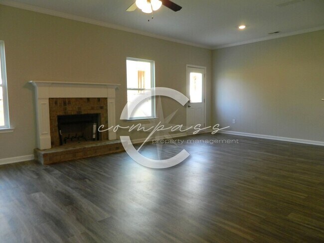 101 Squarewood Ln
