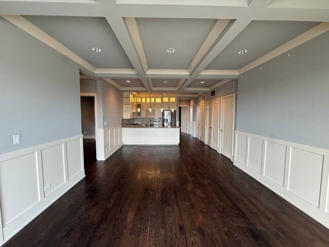 Photo - Luxury 3BR/2BA Condo – Prime Hyde Park Location, Modern Finishes