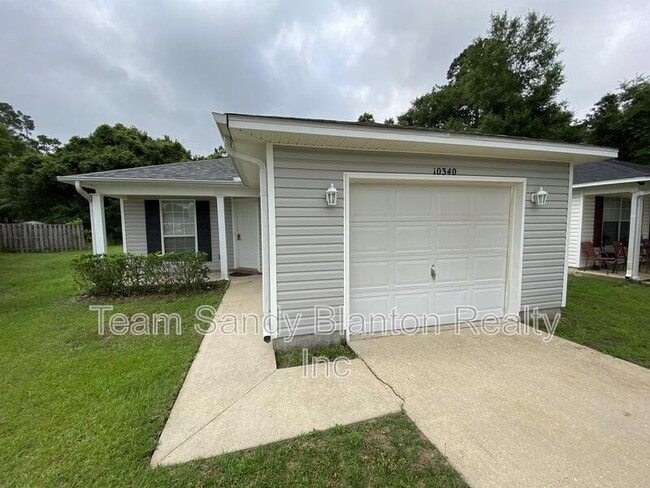 Building Photo - 10340 Chinaberry Ct