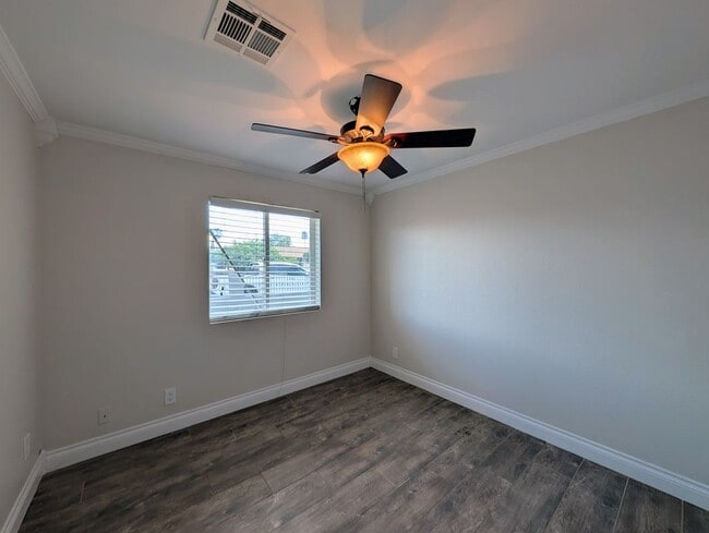 Photo - 13208 W Tuckey Ln