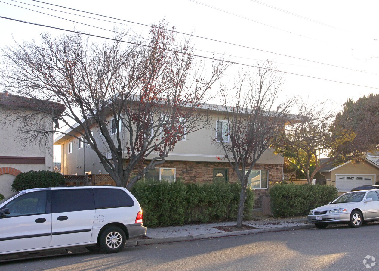 Photo - 1741 Washington St