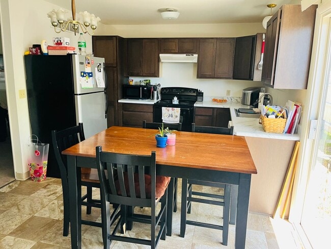 332-334 Covert Ln