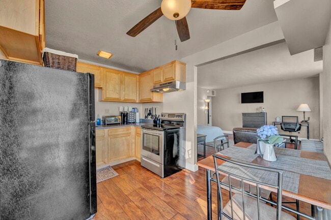Building Photo - 280 Island Ave Rental