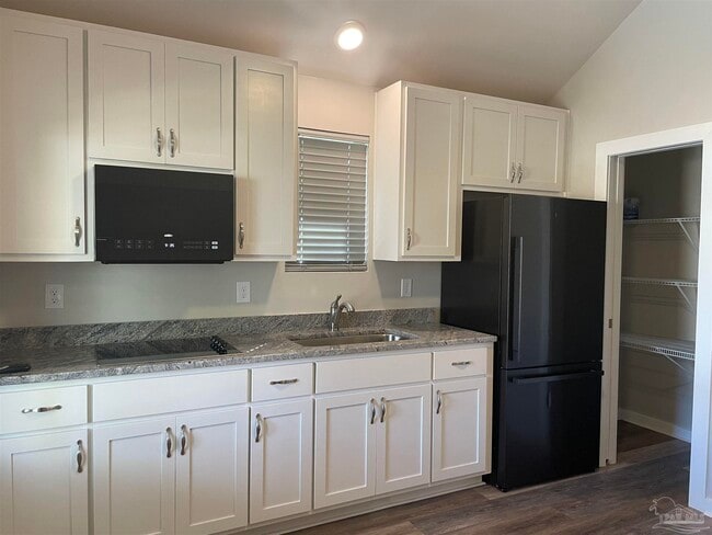 Photo - 711 N 10th Ave