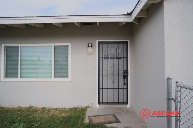 Photo - 3-Bedroom Home In East Bakersfield!