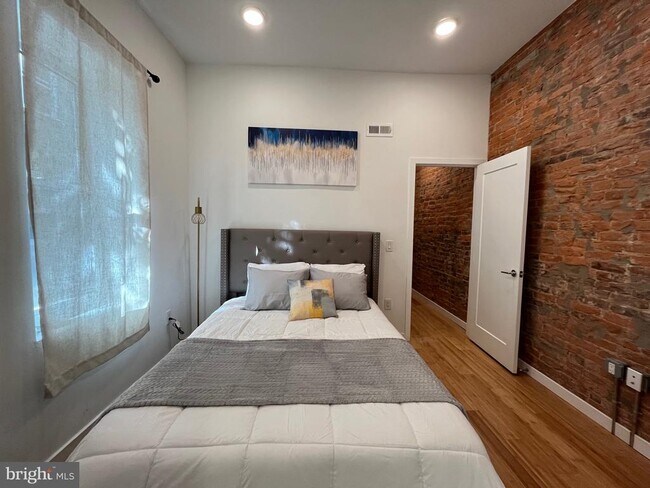 Photo - 721 N 40th St