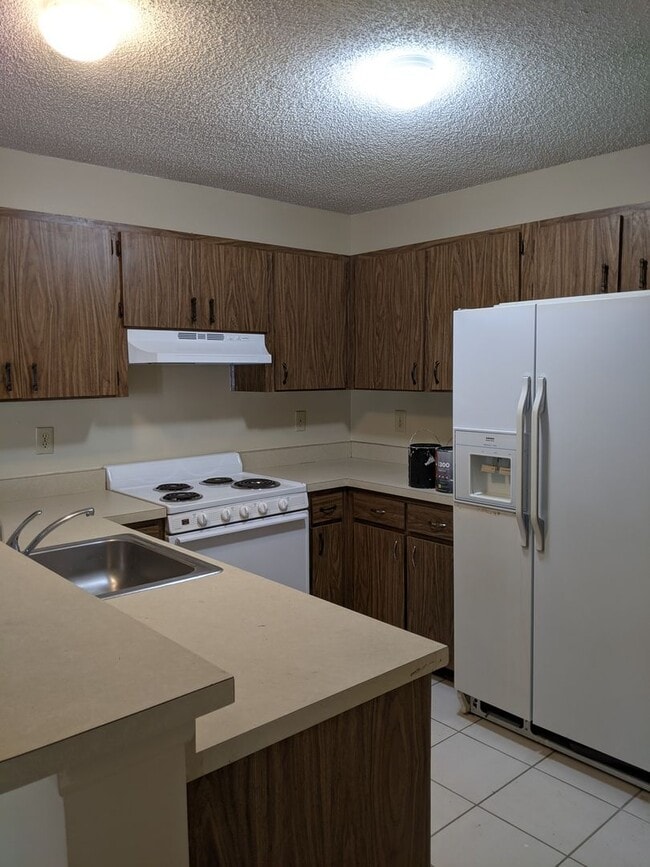 Photo - Oakwood Villas - Two Bedroom Two Bath Townhouse