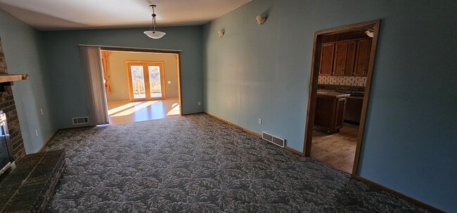 Photo - 2020 Crosstown Blvd NE