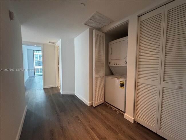 Photo - 31 SE 6th St Unit 902