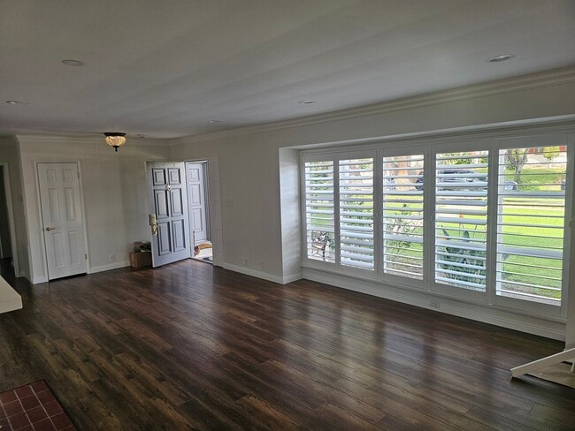 Photo - 3250 Lowry Rd Unidad 3250 Lowry Road