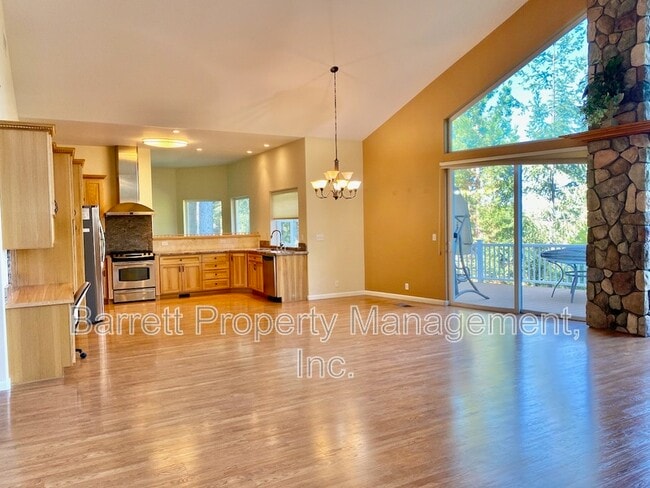 Photo - 13055 Summit Ridge Dr