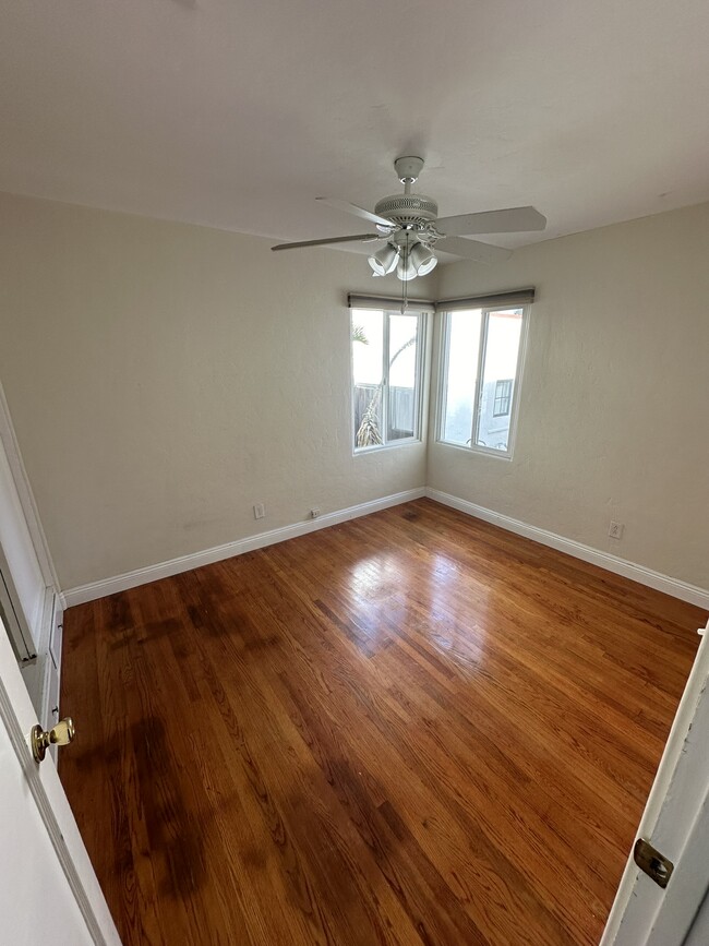 Dormitorio 1 - 1845 Reed Ave