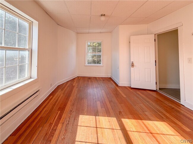 10 E Genesee St