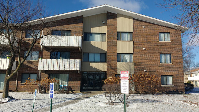 Building Photo - 1000&nbsp;Bayside&nbsp;Dr.  4578 Unit 203