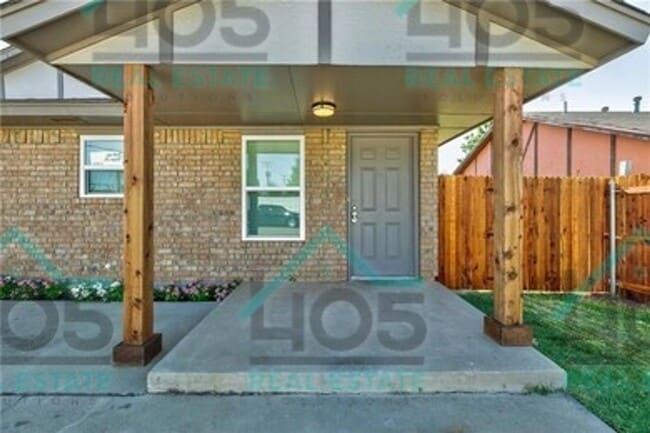 Building Photo - 4508 S Robinson Ave Rental