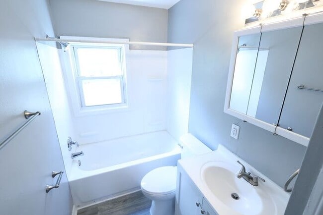 Photo - 3656 W 107th St