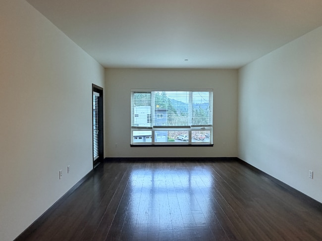 Photo - 580 8th Ave NE Unit 313