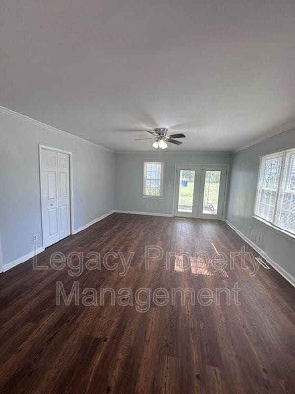 Photo - 408 Tenth Street