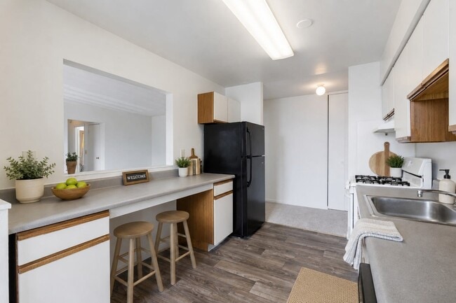 Summit Pointe Apartment Homes
