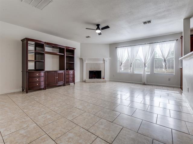 Photo - 740 Lovern St