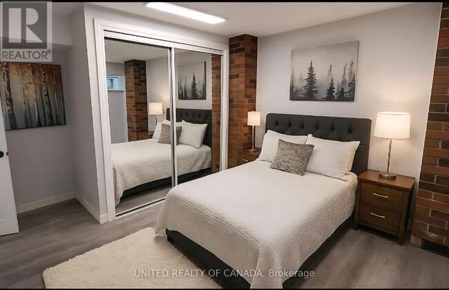 Photo - 126 Weldrick Rd W