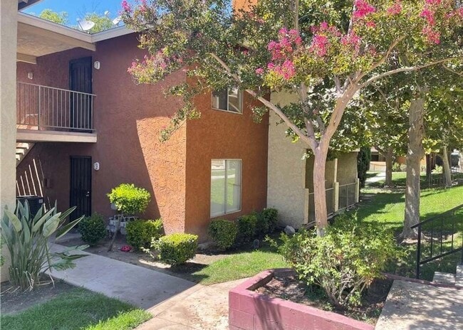 Spacious 2 Bed / 2 Bath Condo in San Berna... - Spacious 2 Bed / 2 Bath Condo in San Berna... Unidad 115