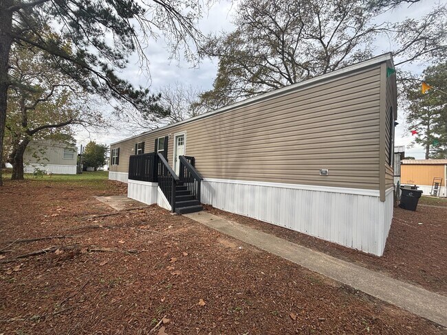 Photo - 127 Peggy St