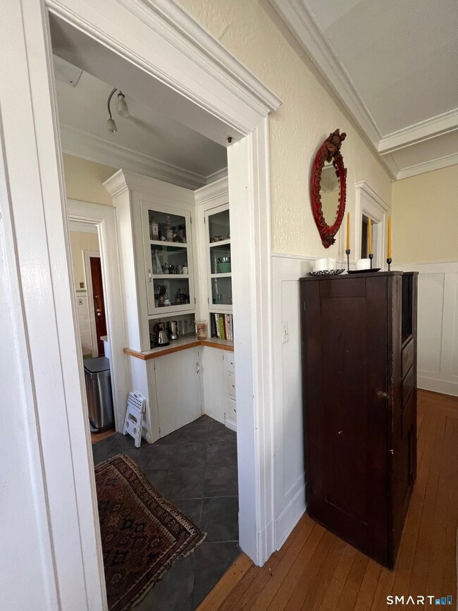 Building Photo - 826 Orange St Unit 2