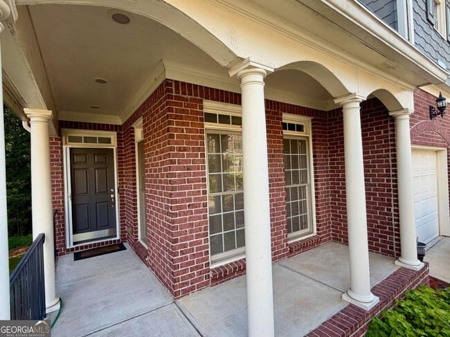 Photo - 906 Wescott Ln NE