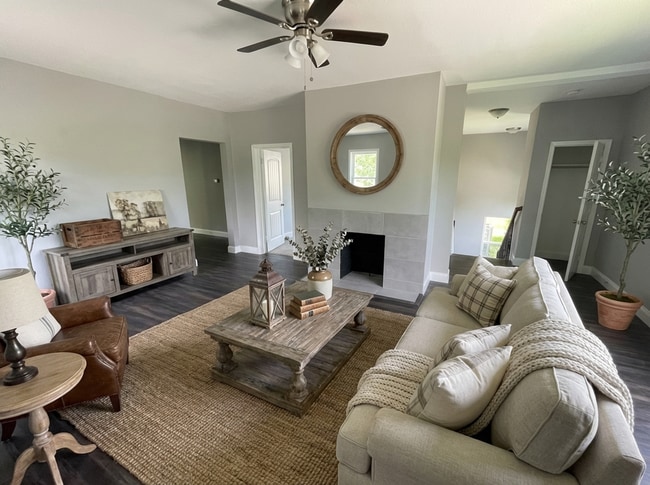 Photo - 1000 W Gandy St