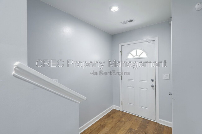 2882 Mackenzie Ct