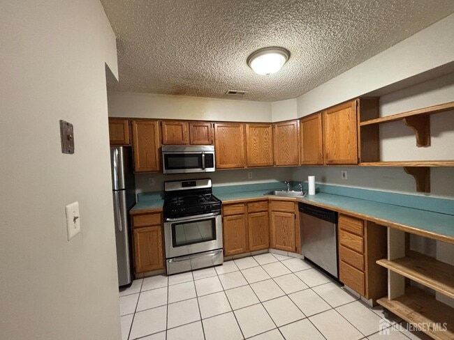 Photo - 62 Colleen Ct