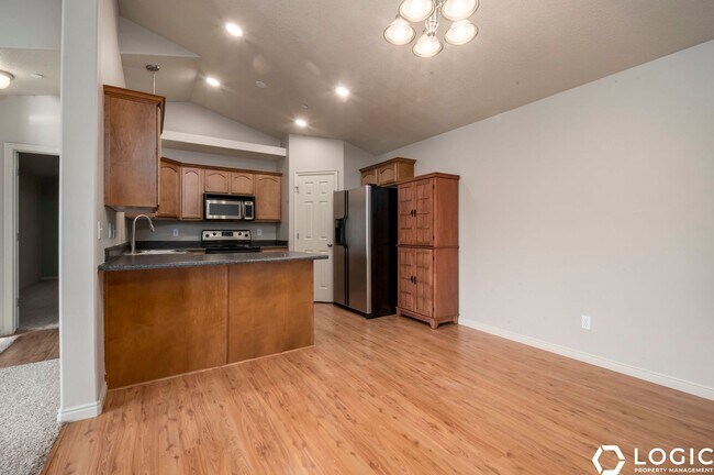 Photo - Spacious Condo in Great Location!
