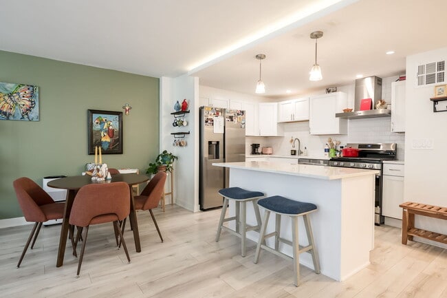 Photo - 2800 N Lake Shore Dr Unit 715