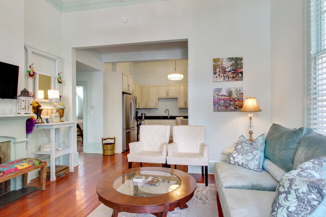 Living Room - 5221 Magazine St Unit 1