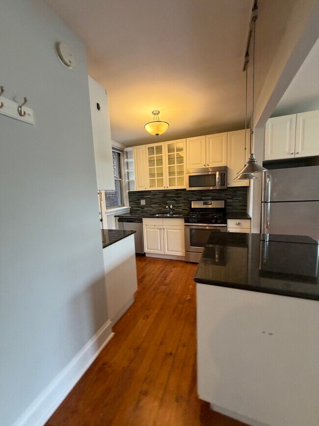 Photo - 542 W Surf St Unit 2BED