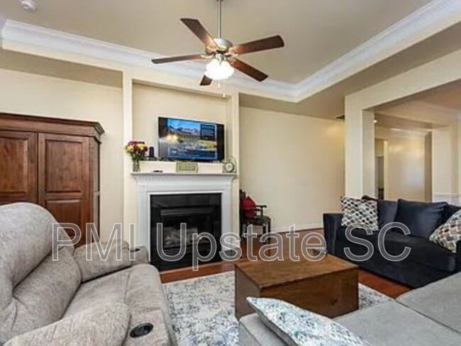 Photo - 243 Scottish Ave