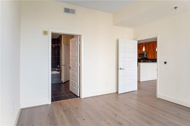 Photo - 1080 Peachtree St NE Unit 2101