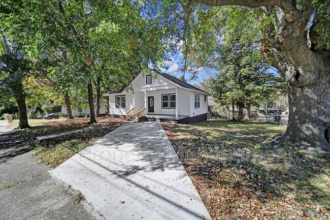 Photo - 501 S Weldon St