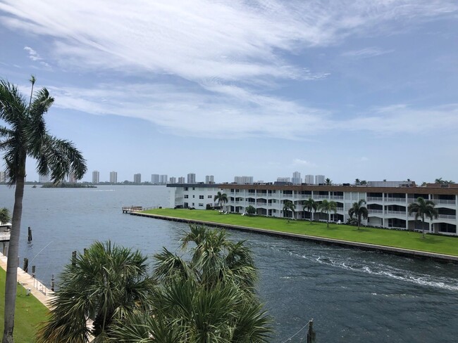 Building Photo - 104 Paradise Harbour Blvd Unit 415 Rental