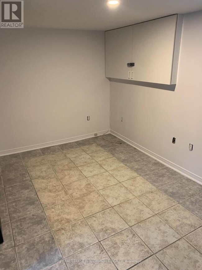 Photo - 645 St Isidore St