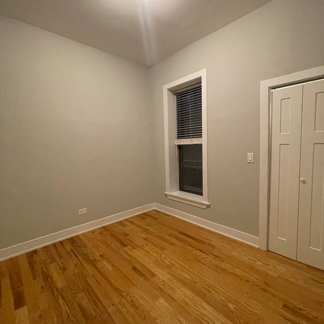 629 W Oakdale Ave