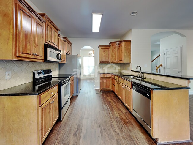 Photo - 2429 Adelaide Dr