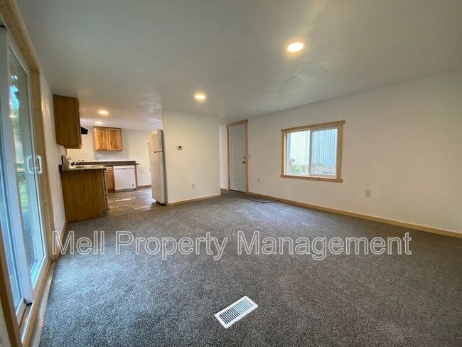 Photo - 1000 E Pickering Rd