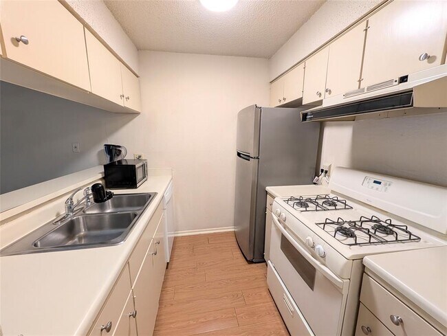 Photo - 7801 Shoal Creek Blvd Unit 147
