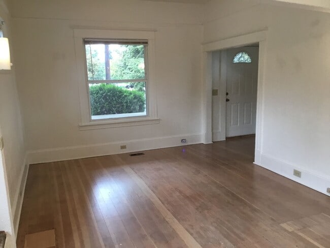 Photo - URBAN CHARMER