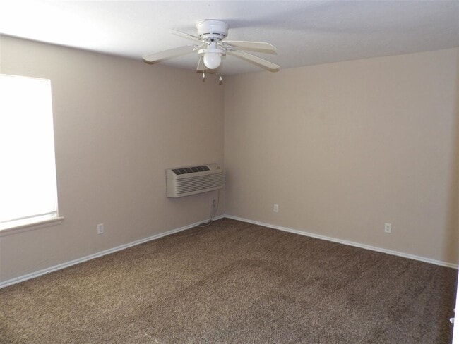 Photo - 2416 SW G Ave Unit 202