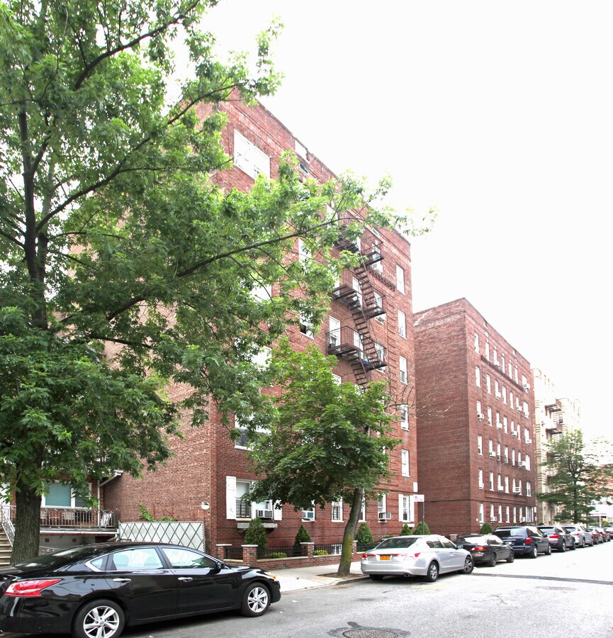 1773 E 12th St - Lexington Arms Apartamentos