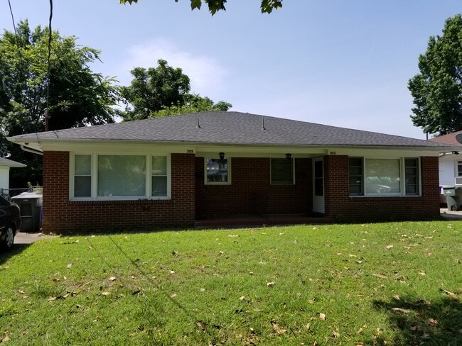 Photo - 305 Woodview Ave Townhome